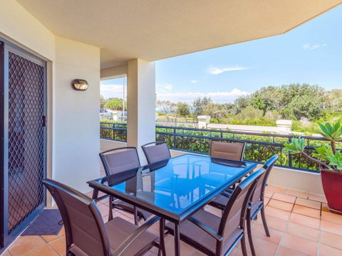 The Sands Unit 28 - Straight Across The Road From The Beach - Rent Accommodation 0