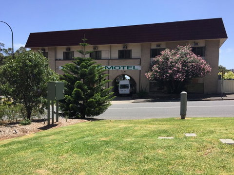 Tollgate Motel - Rent Accommodation 0