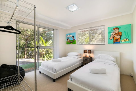 Tropical Townhouse With Two Courtyards And Pool - Rent Accommodation 2