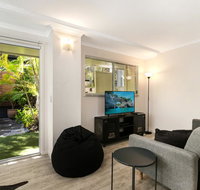 Tropical Townhouse With Two Courtyards and Pool - Rent Accommodation
