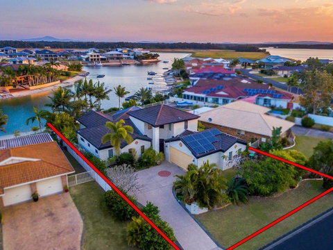 Vista Del Mare - 81 Witonga Drive Yamba Family Home On Water. - Rent Accommodation 2