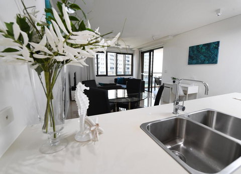 WATERFRONT DARWIN TROPICAL GEM - Rent Accommodation 0