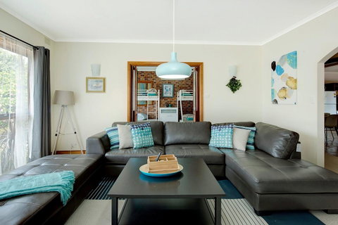 Sunryes Beach House - Rent Accommodation 1