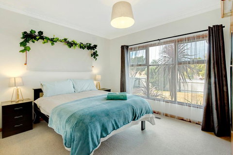 Sunryes Beach House - Rent Accommodation 11