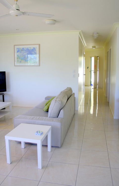 Magnetic Sunsets Resort - Rent Accommodation 5