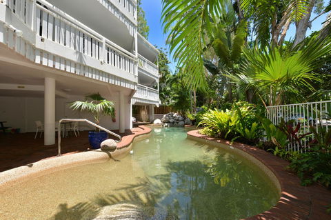 The White House Port Douglas - Rent Accommodation 20