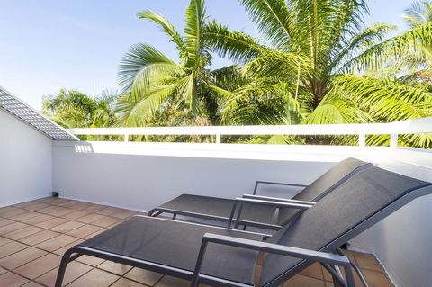 The White House Port Douglas - Rent Accommodation 32
