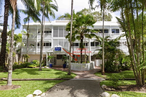 The White House Port Douglas - Rent Accommodation 1