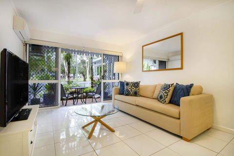 The White House Port Douglas - Rent Accommodation 15