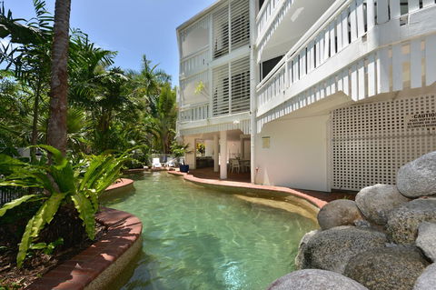 The White House Port Douglas - Rent Accommodation 18