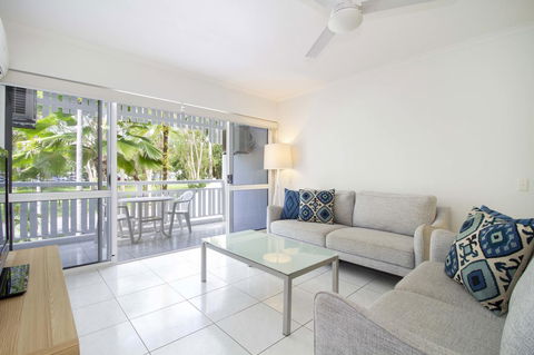 The White House Port Douglas - Rent Accommodation 27