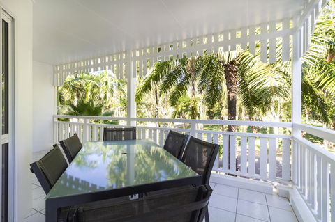 The White House Port Douglas - Rent Accommodation 34