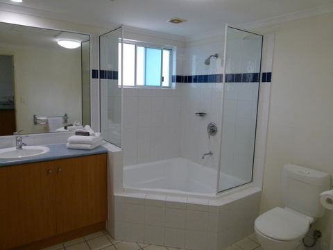 Madison Ocean Breeze Apartments - Rent Accommodation 34