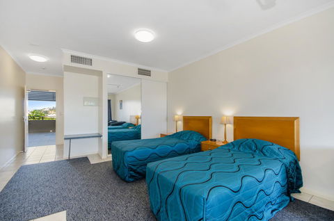 Madison Ocean Breeze Apartments - Rent Accommodation 10