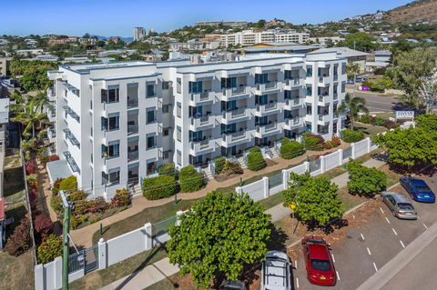 Madison Ocean Breeze Apartments - Rent Accommodation 1