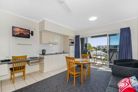 Madison Ocean Breeze Apartments - Rent Accommodation 12
