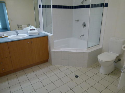 Madison Ocean Breeze Apartments - Rent Accommodation 33