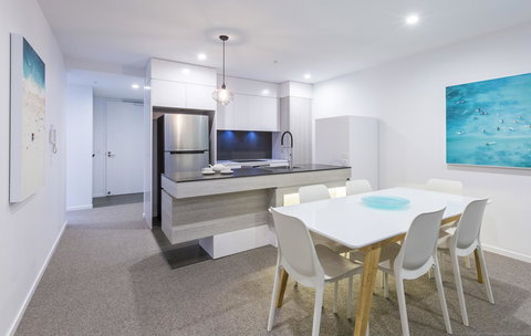 Boardwalk Burleigh Beach - Official - Rent Accommodation 29