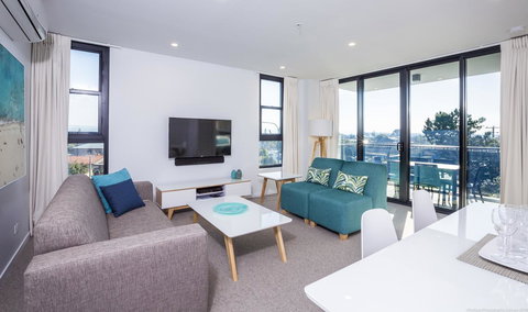 Boardwalk Burleigh Beach - Official - Rent Accommodation 36
