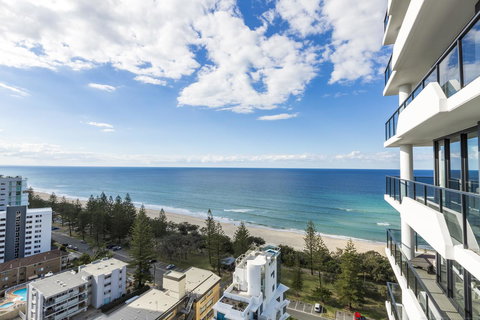Boardwalk Burleigh Beach - Official - Rent Accommodation 27