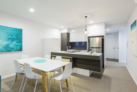 Boardwalk Burleigh Beach - Official - Rent Accommodation 8