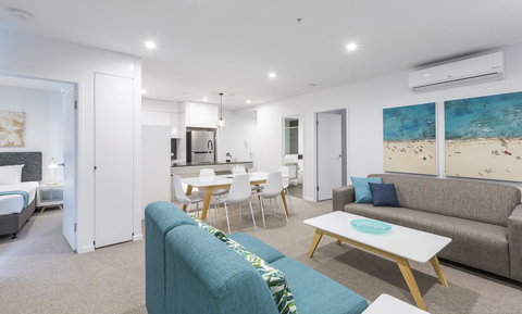 Boardwalk Burleigh Beach - Official - Rent Accommodation 42