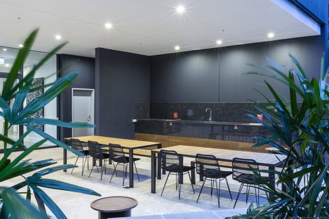 Boardwalk Burleigh Beach - Official - Rent Accommodation 16