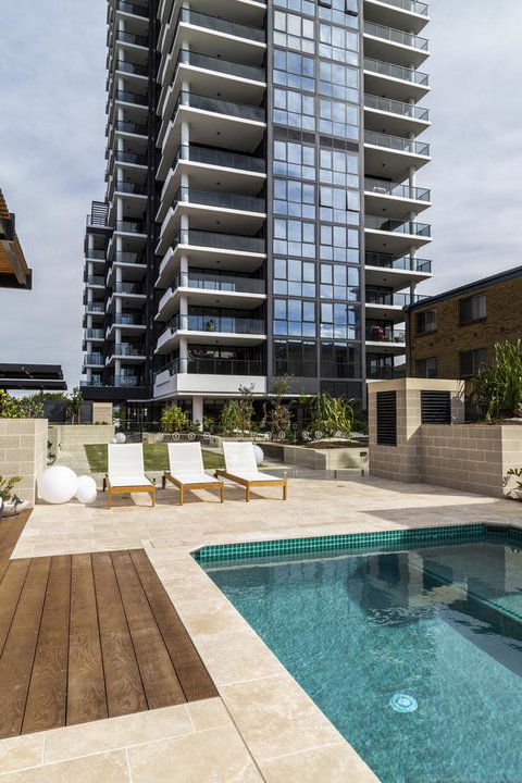 Boardwalk Burleigh Beach - Official - Rent Accommodation 5