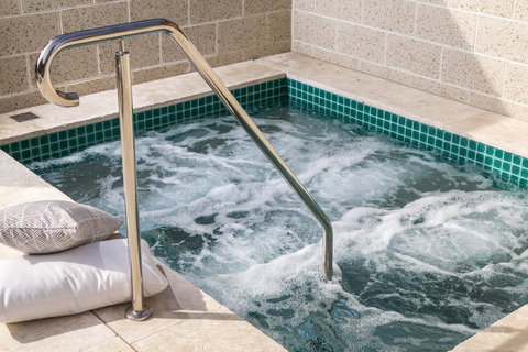 Boardwalk Burleigh Beach - Official - Rent Accommodation 18