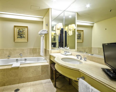 Stamford Plaza Brisbane - Rent Accommodation 10