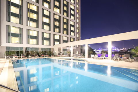 Stamford Plaza Brisbane - Rent Accommodation 2