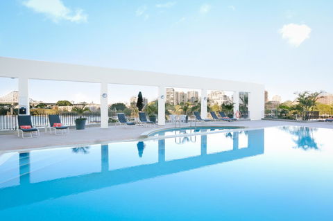 Stamford Plaza Brisbane - Rent Accommodation 1