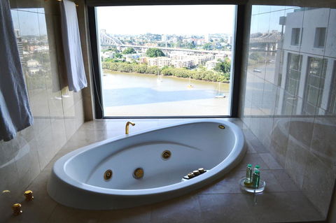 Stamford Plaza Brisbane - Rent Accommodation 41