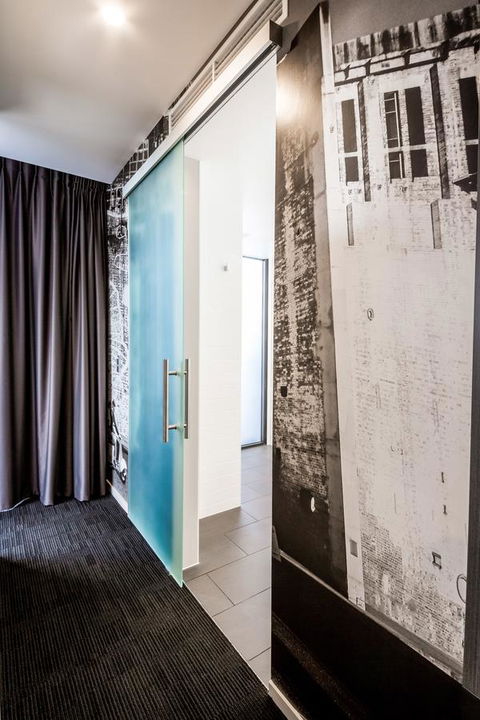 Sage Hotel James Street - Rent Accommodation 7