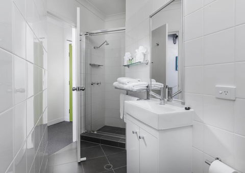 George Williams Hotel - Rent Accommodation 34