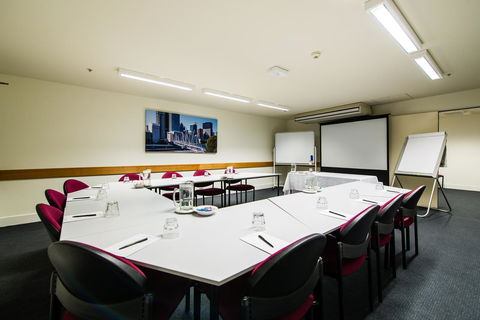 George Williams Hotel - Rent Accommodation 22