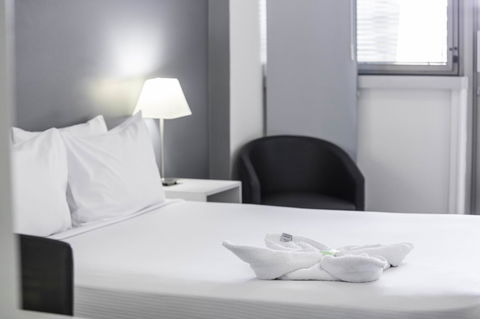 George Williams Hotel - Rent Accommodation 13