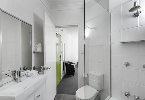 George Williams Hotel - Rent Accommodation 37