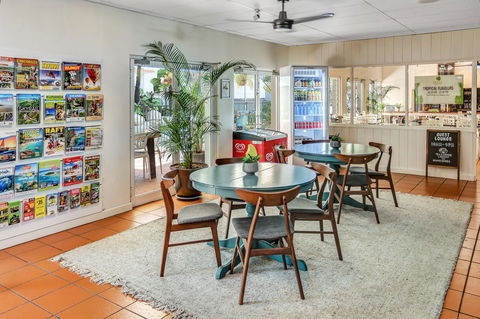 Coral Tree Inn - Rent Accommodation 16