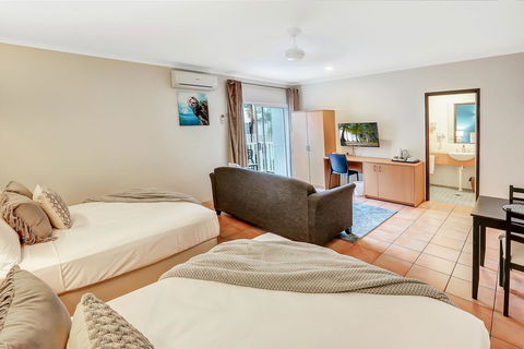 Coral Tree Inn - Rent Accommodation 15