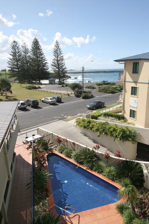 Yamba Beach Motel - Rent Accommodation 3