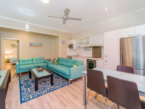 Yamba Daze - Sunset - Pet Friendly - Rent Accommodation 1