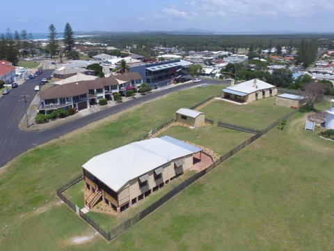 Yamba Pilot Cottage 1 - Pets Welcome - Close To Beach - Rent Accommodation 2