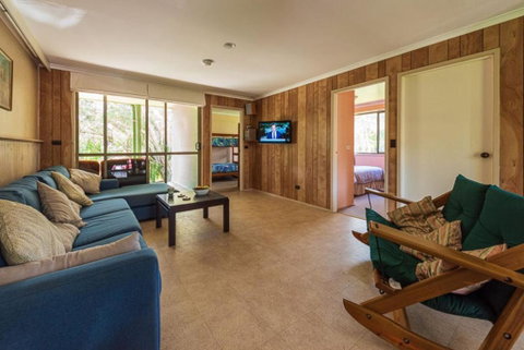 6 Kirra Avenue - Rent Accommodation 0