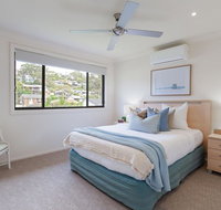 'Sandy Point Haven' 21a Sandy Point Rd - Stylish Haven with WIFI Air conditioning  Water views - Rent Accommodation