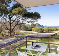 1 'Intrepid' 3 Intrepid Close - Amazing views of Shoal Bay only 100m from the Beach - Rent Accommodation