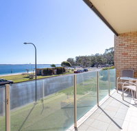 1 'Little Hut' 20 Kurrawa Close - Spectacular Water Views NBN  Air Conditioned - Rent Accommodation