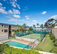 14 'THE DUNES' 38 MARINE DR - LARGE UNIT WITH POOL TENNIS COURT AND DIRECTLY ACROSS FROM FINGAL - Rent Accommodation
