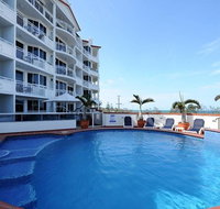 2 Bedroom Alex Unit - Ocean Pool and Park Views - Rent Accommodation
