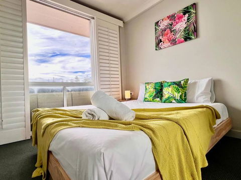 Burleigh Retreat Near Beach, Free Wi-Fi - Rent Accommodation 2